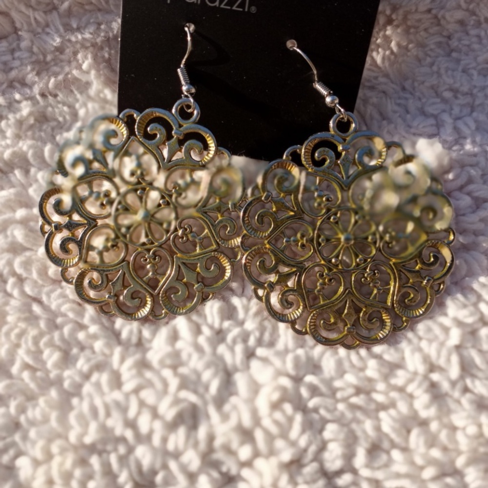 MANDALA Effect - yellow earrings NWT